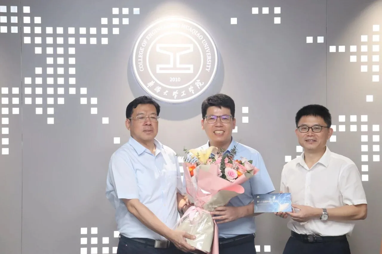 泉州市政协副主席、市科协主席黄世界一行走访慰问我院曾焕强教授