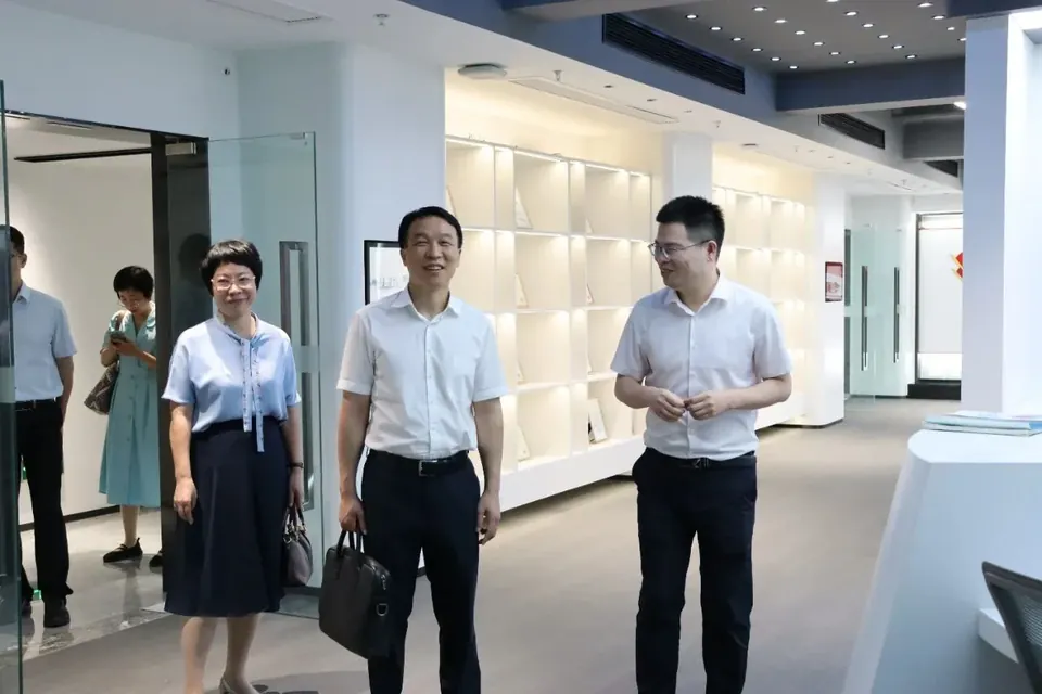 福建省外事办副主任陈国全一行莅临调研