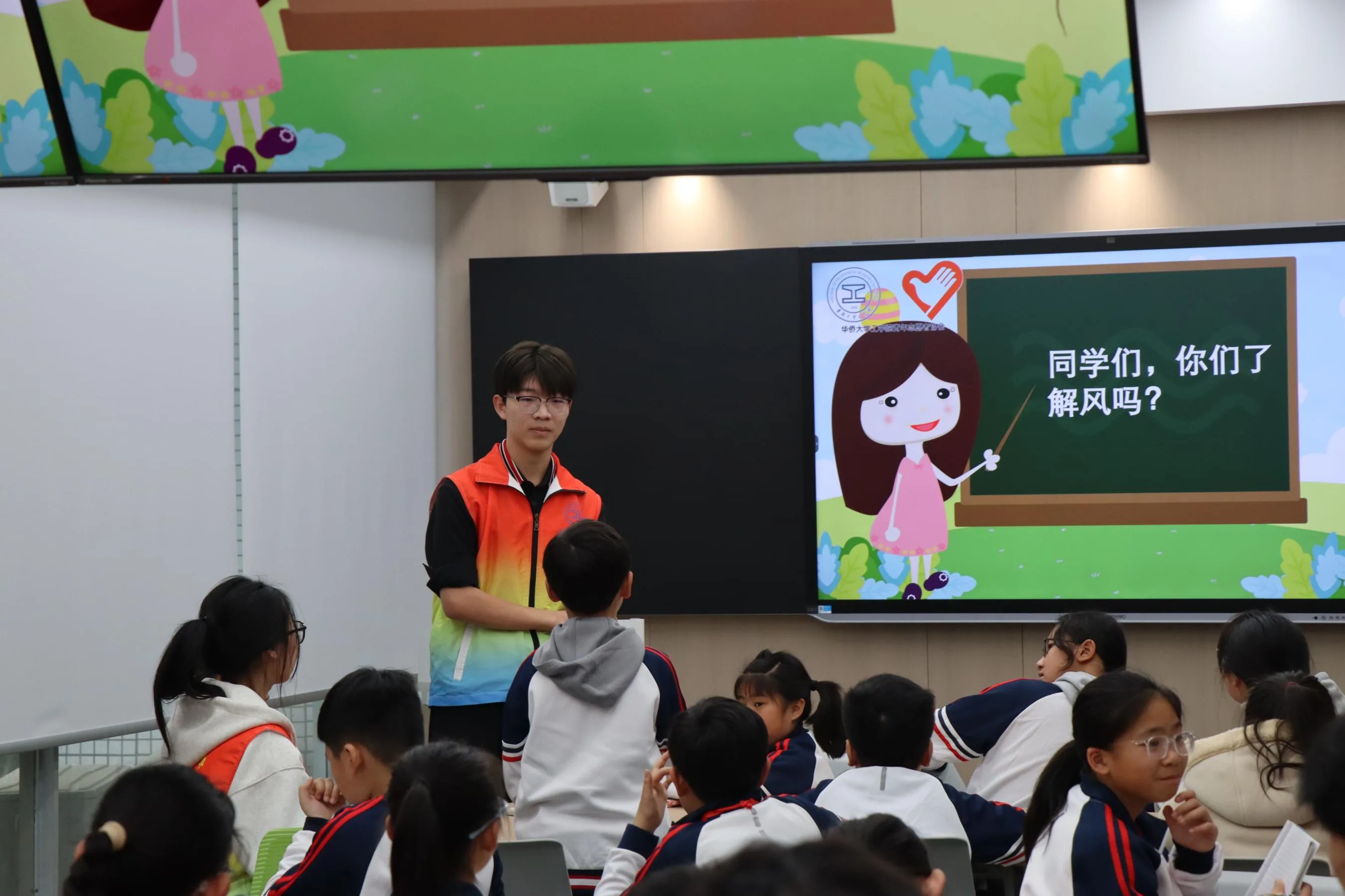 泉州晚报小记者团走进泉州数字研究院
