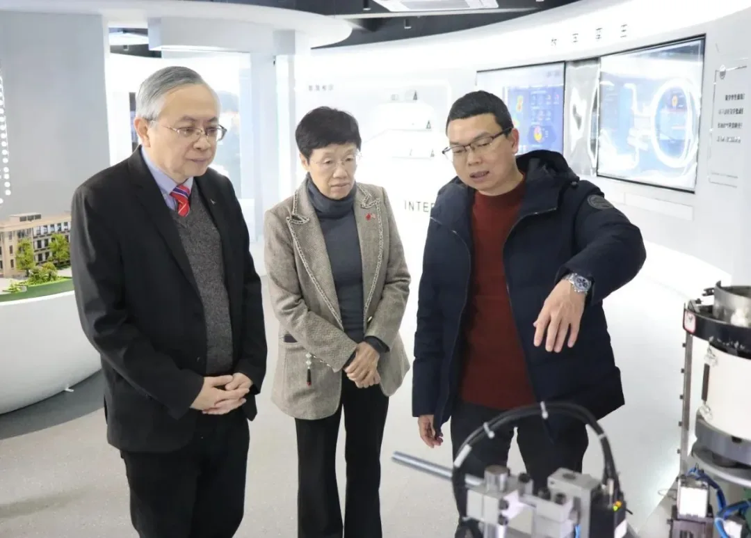 拉曼大学校长一行莅临调研