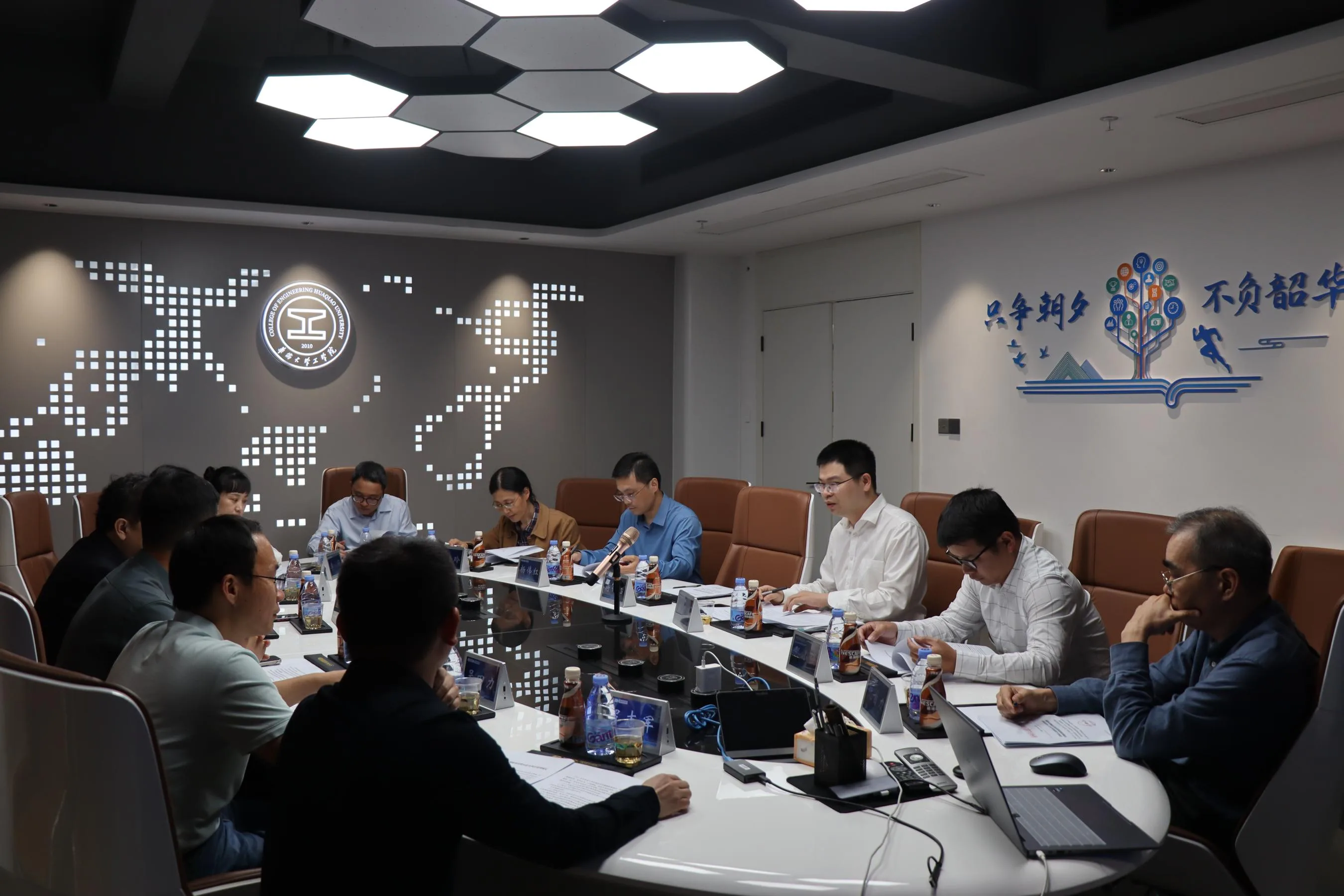 泉州数字研究院举办AI赋能政务创新专家沙龙 探索Dee
