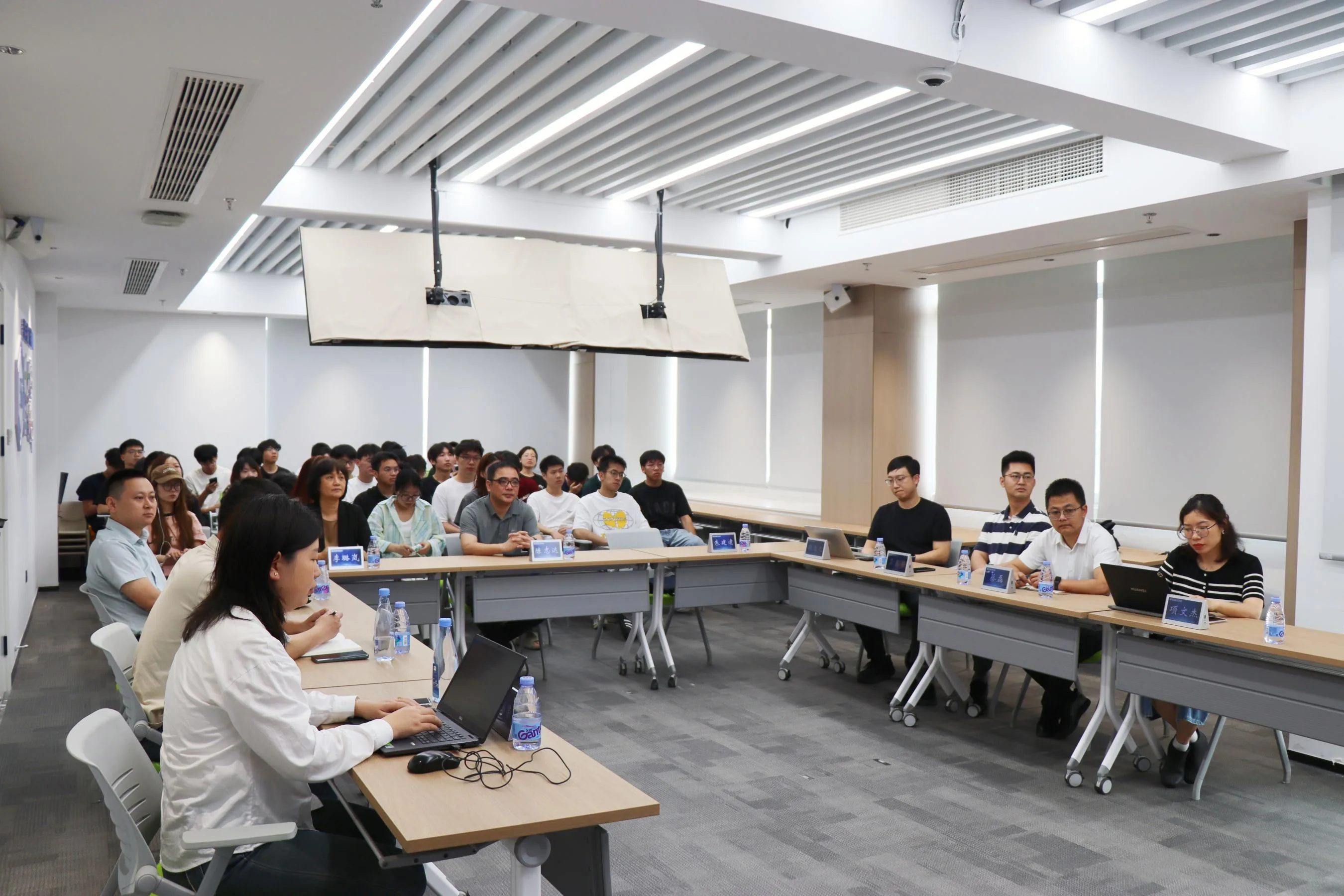 华侨大学第64期青年教师学术沙龙举办：共探多模态人工智
